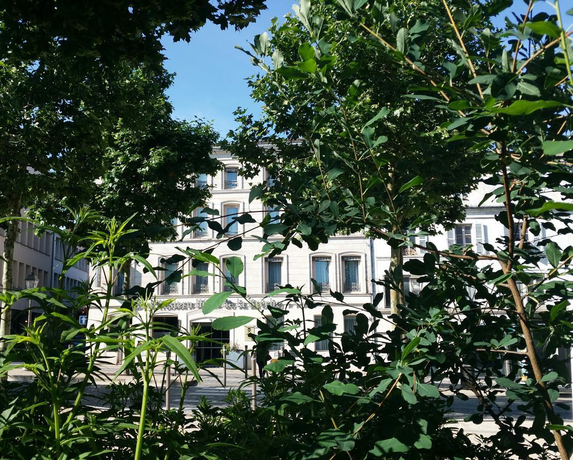 Best Western Hotel De La Breche Ньор Экстерьер фото